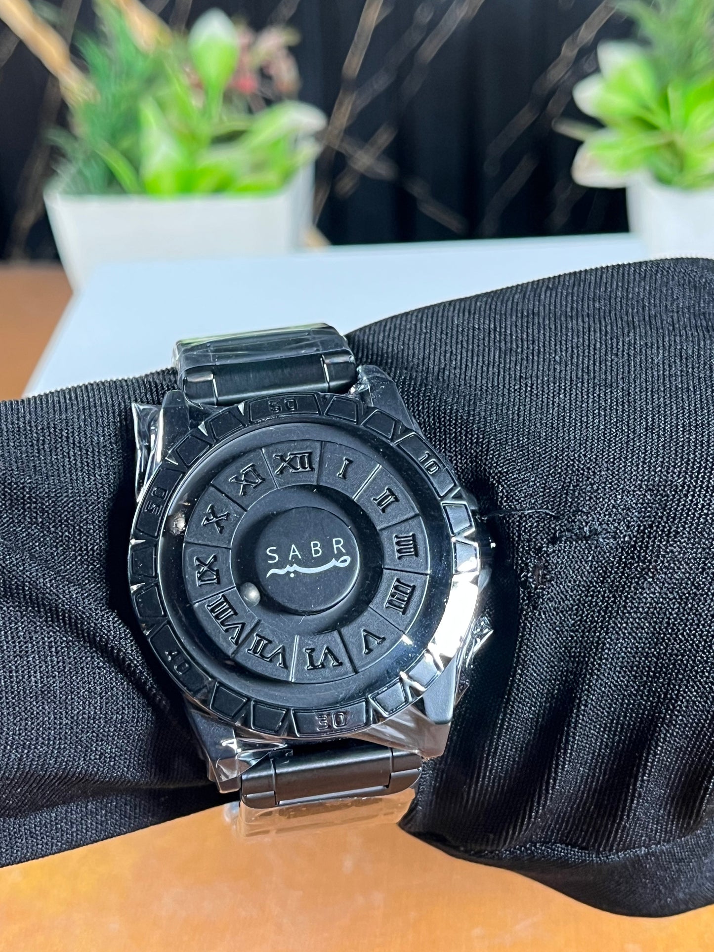 Sabr Aura Magnetic Ball Timepiece – Completely Matte Black