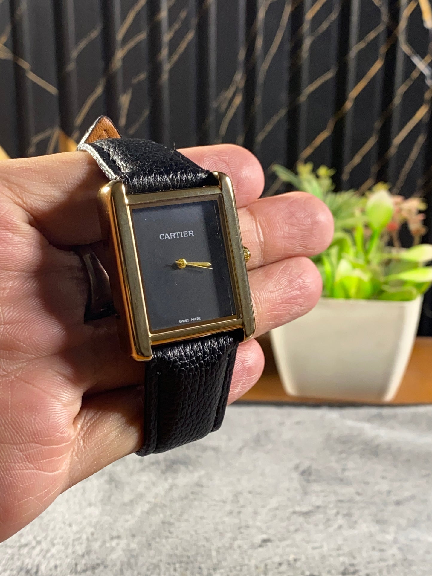 Ravven Square Vintage Quartz Watch – Linear Edition